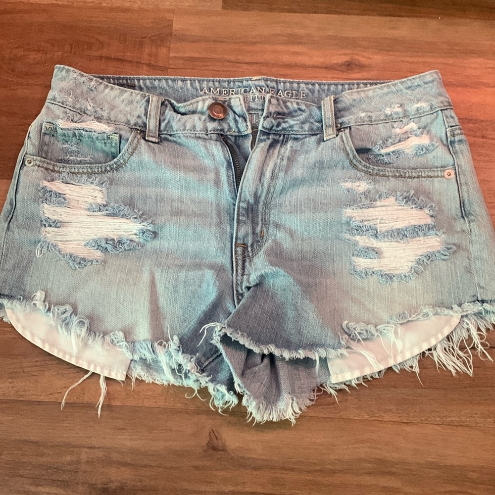 American Eagle light wash distressed shorts